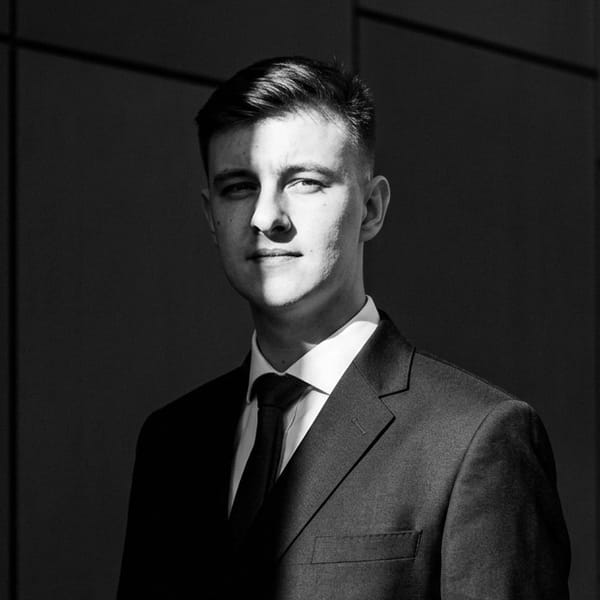 Michał Naszkiewicz — Właściciel biura rachunkowego